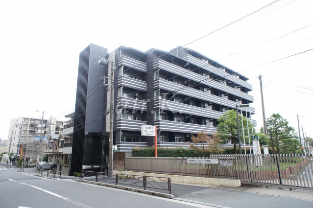 ロアール川崎大師の建物外観