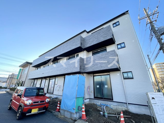 【流山市南流山のアパートの建物外観】