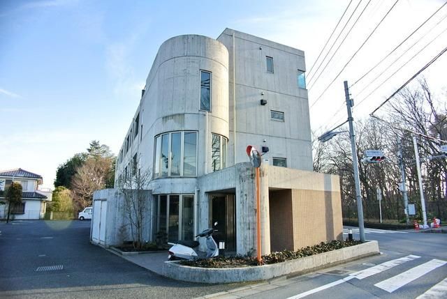 VILLA FLORAの建物外観