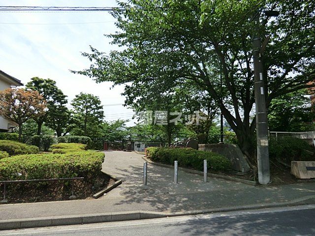 【町田市成瀬のアパートの公園】