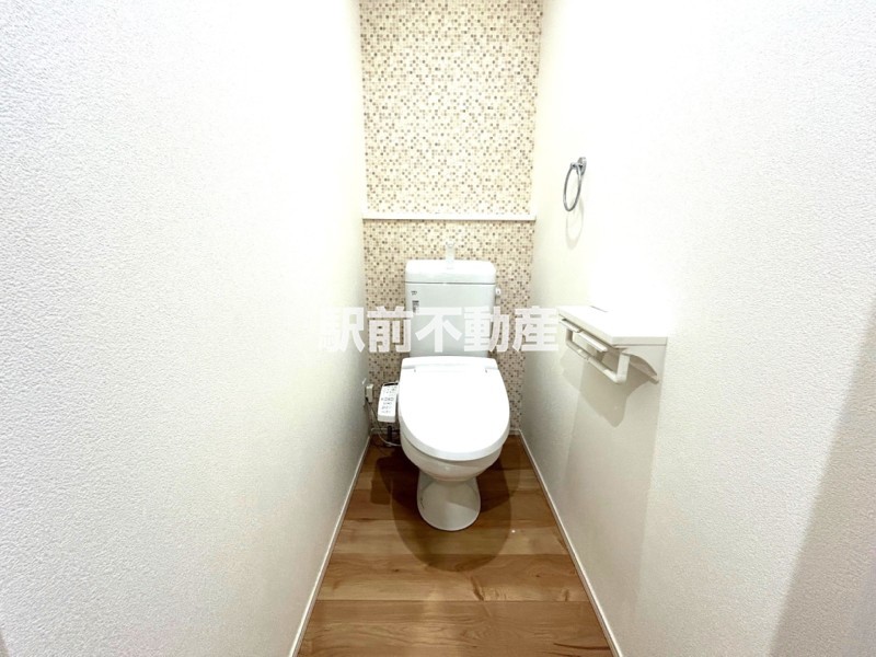 トイレ　温水洗浄器付便座