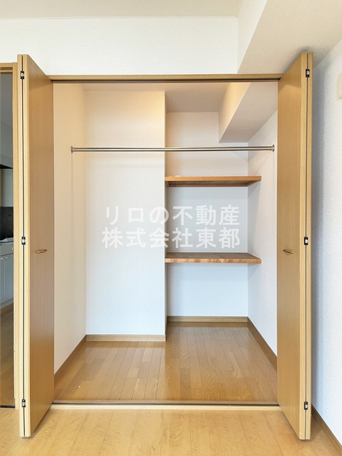 収納　増えがちな荷物をスッキリ収納できる大きめクローゼットです♪