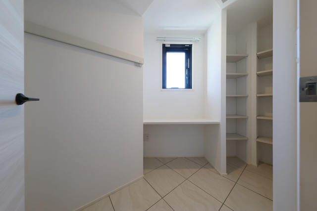 収納　シューズインクローゼット