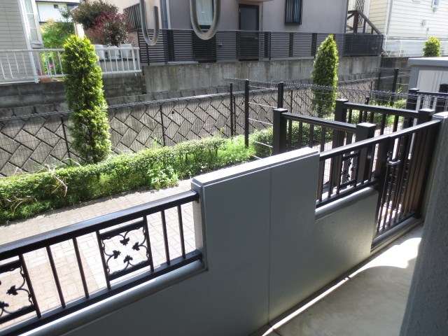 バルコニー　1階部屋には専用庭が御座います。