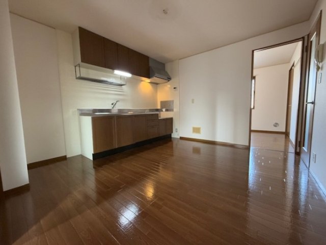 居室・リビング　同物件別号室