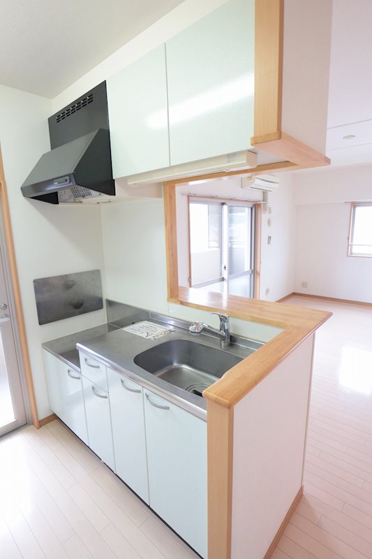 キッチン　料理のしやすいゆとりあるキッチンです。