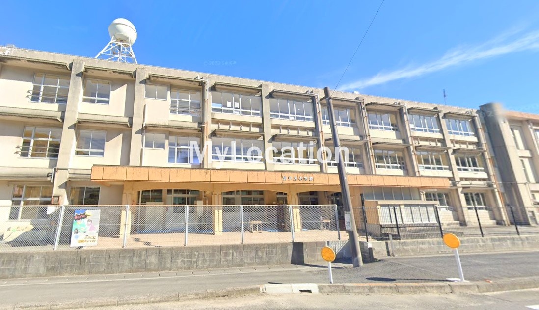 小学校　呉市立波多見小学校（小学校）まで722m