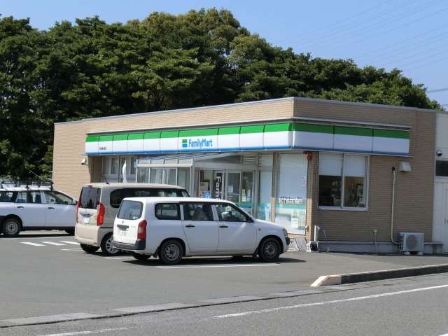 コンビニ　ファミリーマート（コンビニ）まで998m