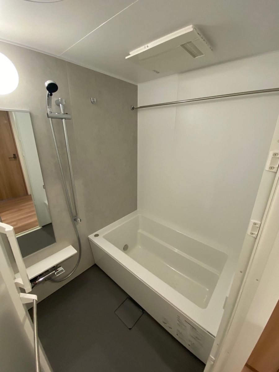 バス・シャワールーム　※反転タイプのお部屋の写真