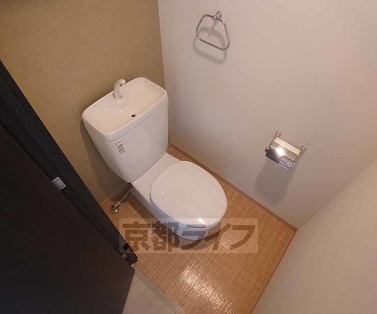 トイレ　清潔感のある洋式トイレです。