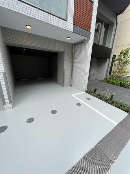 駐車場　駐車場があるので、車を買う予定の方も安心です