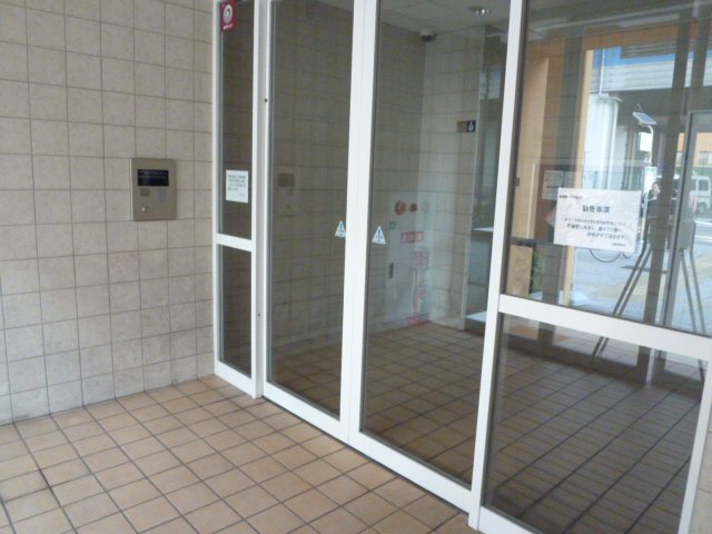 エントランス　ゆとりのあるエントランスです