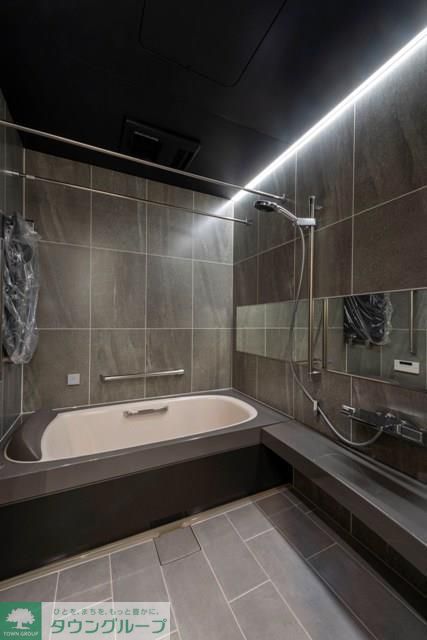 バス・シャワールーム　※写真は同タイプ住戸です。