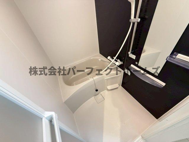 バス・シャワールーム　コンパクトで使いやすいお風呂です