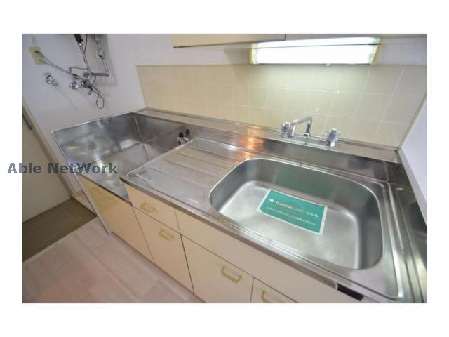 キッチン　※同物件別部屋の写真となります。