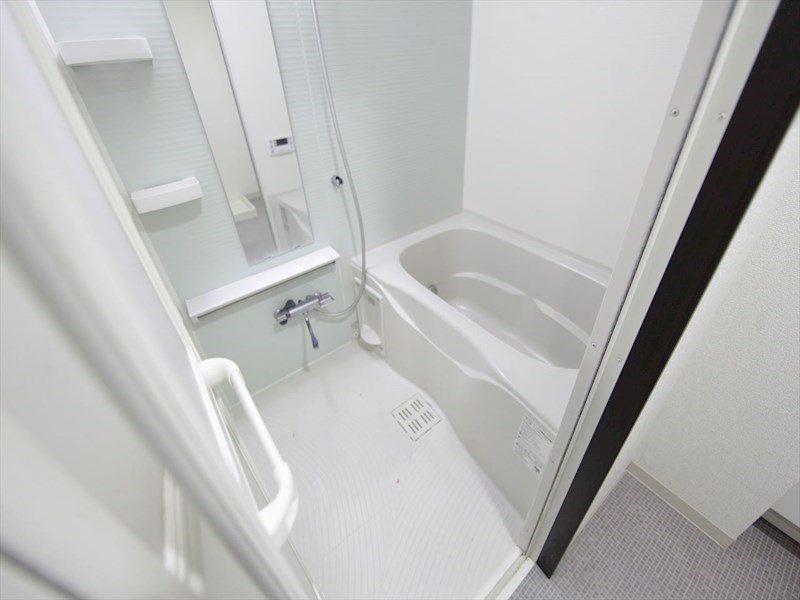 バス・シャワールーム　追い焚き・オートバス機能付お風呂