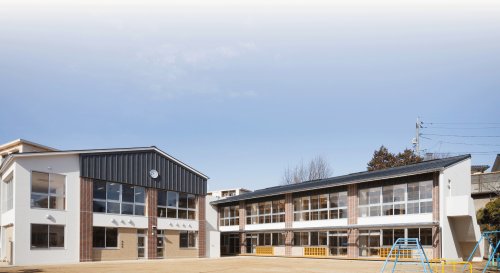 幼稚園・保育園　しらゆり幼稚園（幼稚園・保育園）まで448m