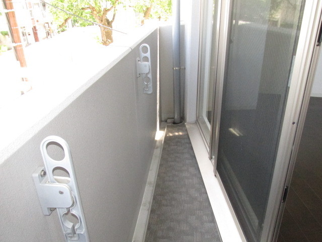 バルコニー　いたって普通のバルコニーです。