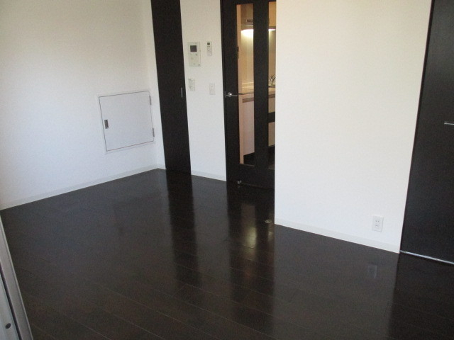 居室・リビング　日当たり良好、風通しのよいリビングは開放感たっぷり