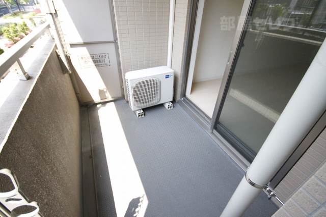 バルコニー　写真は２０４号室です