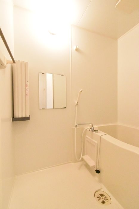 バス・シャワールーム　追い炊き機能付きお風呂です