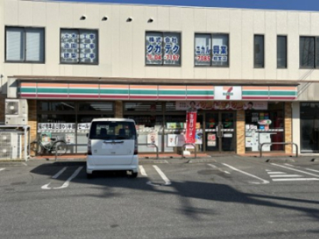 コンビニ　セブン-イレブン 北柏３丁目店（コンビニ）まで880m