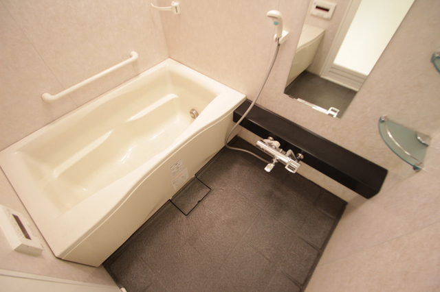 バス・シャワールーム　※別室の参考写真です