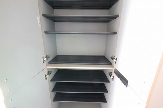 玄関　シューズボックス