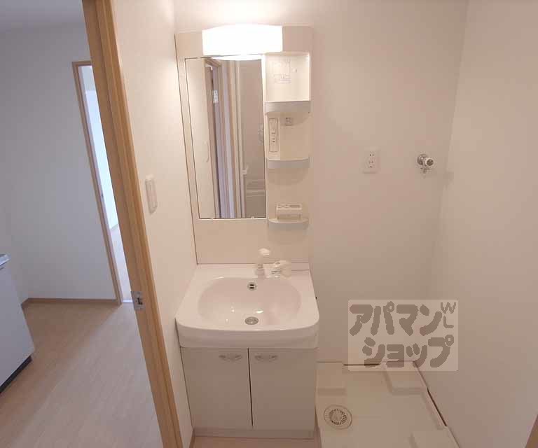 洗面設備　嬉しいセパレートタイプです。