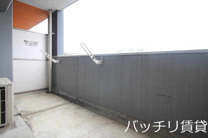 バルコニー　別部屋の為現状優先
