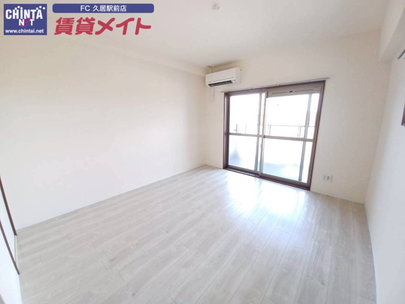 居室・リビング　別部屋参考写真です。