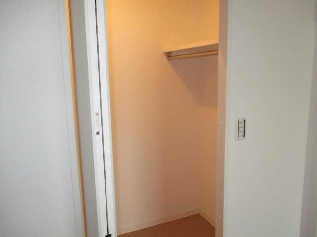 収納　類似画像　現状優先