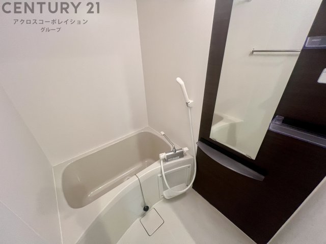 バス・シャワールーム　浴室乾燥機付きで便利です！