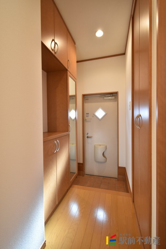玄関　写真は別部屋
