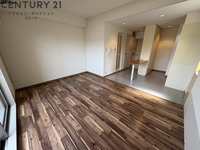 居室・リビング　エアコン付き7帖です♪