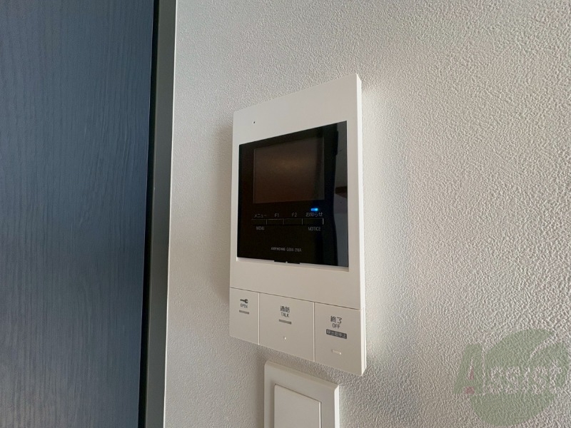 セキュリティ　ＴＶモニター付インターホンです。来客者の顔が見えるので安心！
