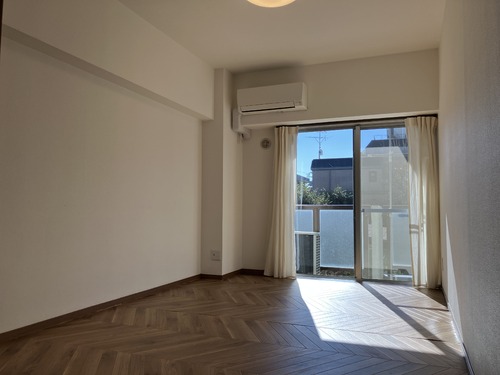 居室・リビング　洋室６．５帖（東側）