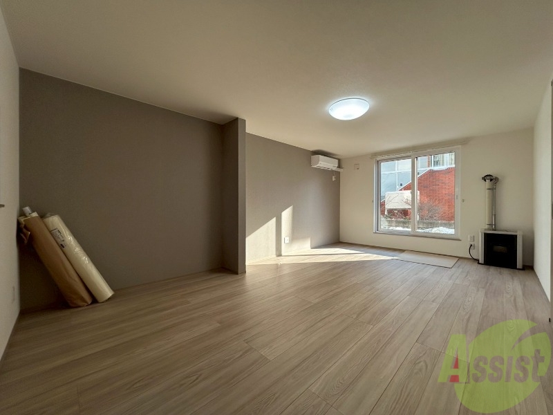 居室・リビング　広くてキレイなお部屋が広がっていて、充実した生活が送れそう。