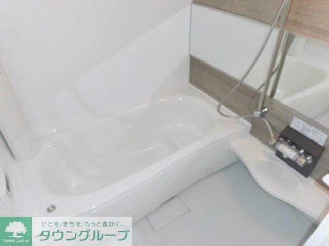 バス・シャワールーム　ゆったり入れるバスルーム