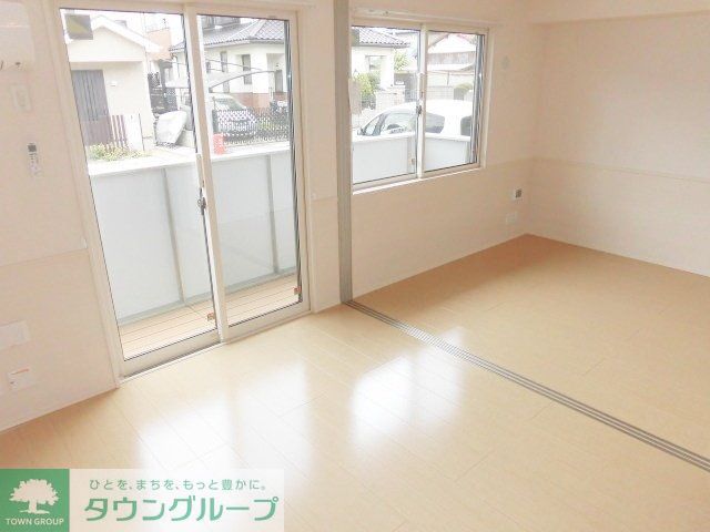 居室・リビング　広々使えるリビングです