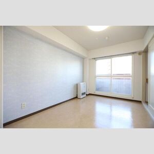 居室・リビング　★経済的な都市ガス物件！★室内リフォーム済みで綺麗な室内！