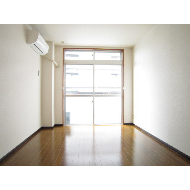 居室・リビング　明るいリビング７帖♪