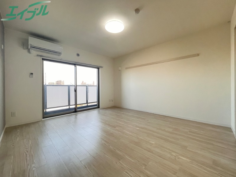 居室・リビング　同型参考写真