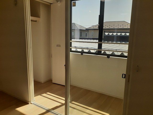 バルコニー　雨の日でも安心のサンルームです