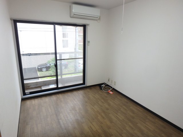 居室・リビング　明るいリビング