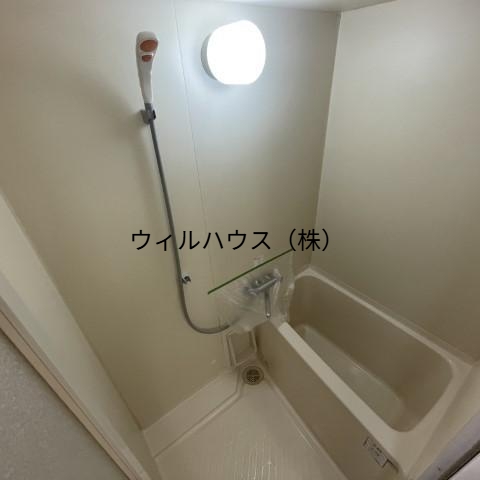 バス・シャワールーム　キレイにリフォームされています！