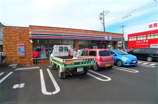 コンビニ　セブンイレブン東大和中央店（コンビニ）まで494m