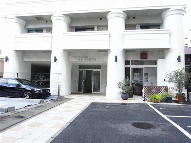 エントランス　綺麗な外観