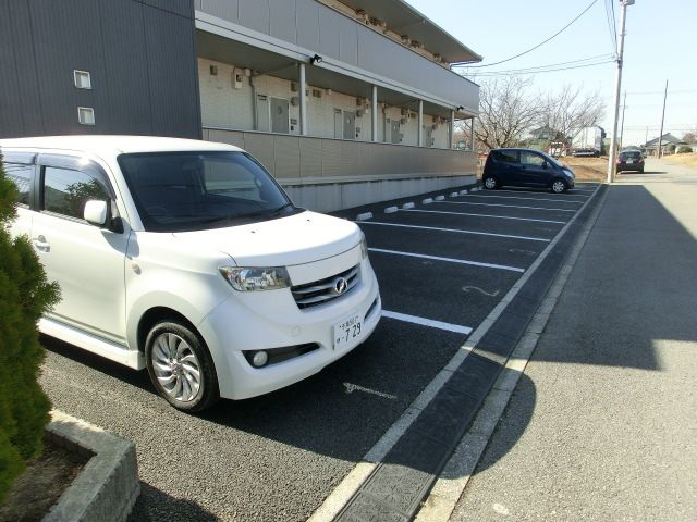 駐車場　敷地内駐車場あります。