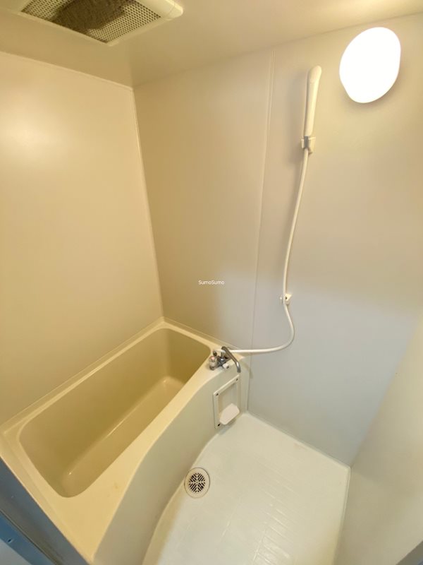 バス・シャワールーム　ゆったり過ごせるお風呂です